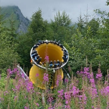 Schneekanone einmal anders, gesehen von Elsbeth Sarbach auf dem Weg zur Tschentenalp.