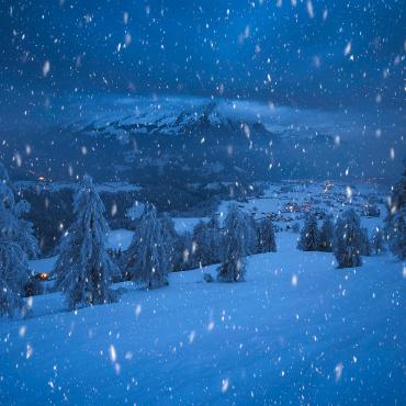 Schneefall und Winterstimmung in Aeschiried eingefangen von Simon Schuhmacher