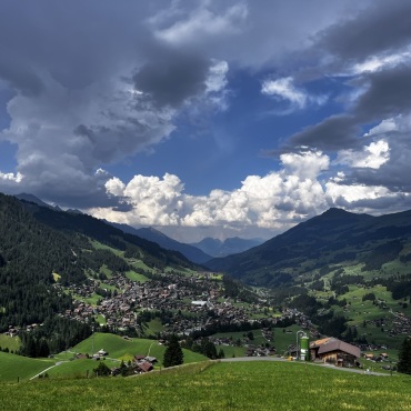 Aussicht über Adelboden - Bild: Erika Bärtschi
