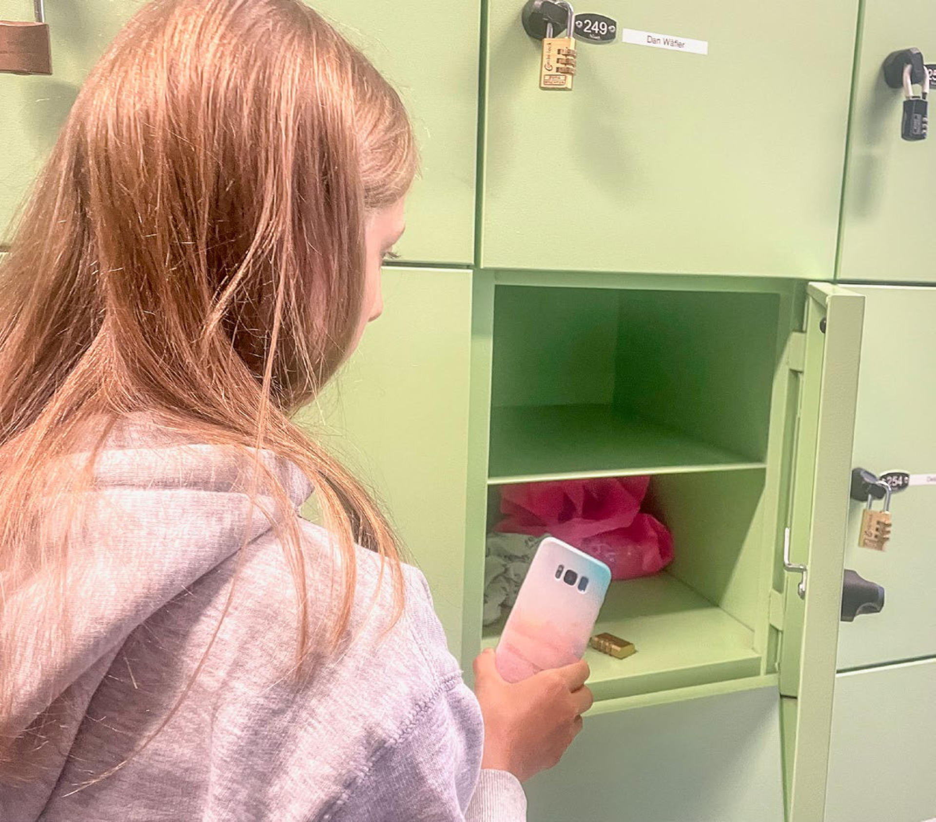 Handy-Stress im Klassenzimmer? - Das Bild wird blockiert. – Möglicherweise durch einen aktiven Adblocker.