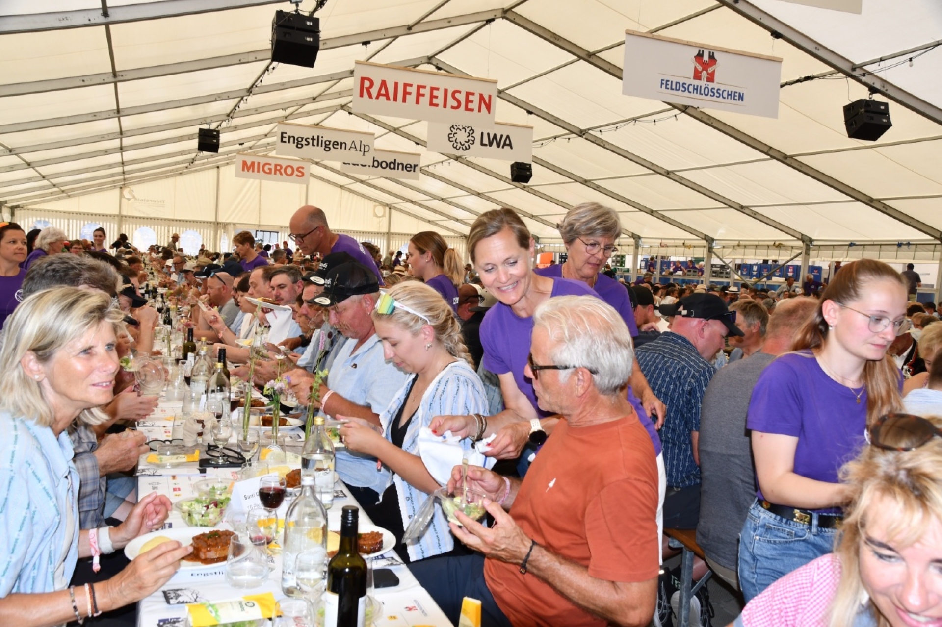  Sonntag beim Mittagessen - Bild: Yvonne Baldinini