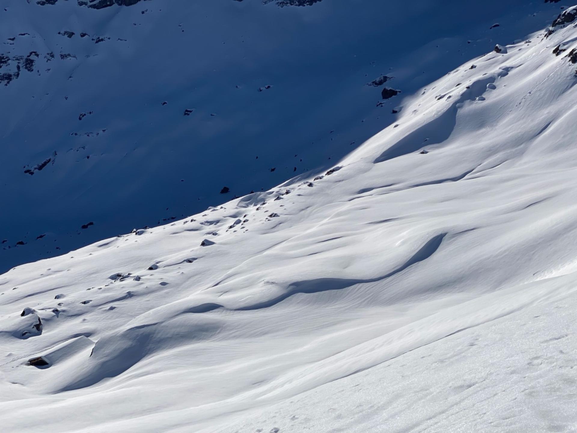 Peter von Känel-Stoller entdeckte diese Schneestrukturen auf der Dündenalp im Kiental.