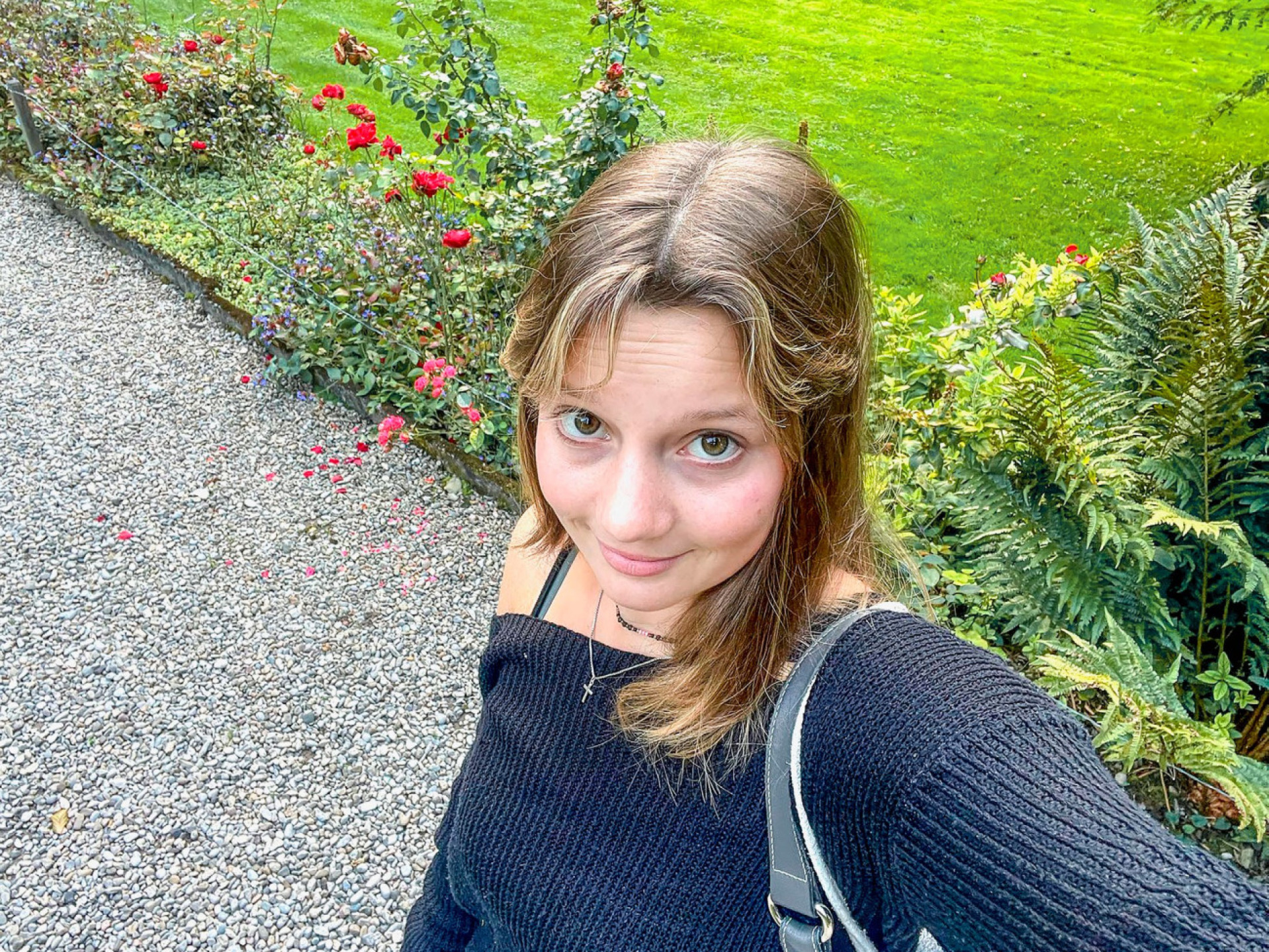 Eine Generation im Selfie: Mia Wäfler - Das Bild wird blockiert. – Möglicherweise durch einen aktiven Adblocker.