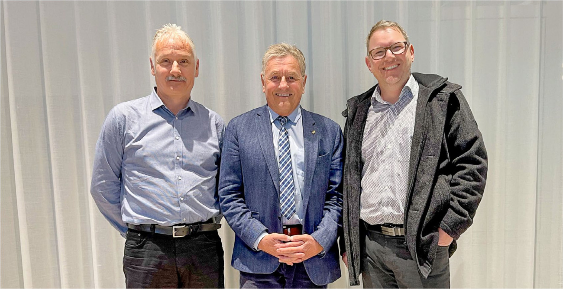 Der neue VR-Präsident Niklaus Liechti (l.), sein Vorgänger Karl Klossner (Mitte) und Verwaltungsrat Marc Allenbach BILD: ZVG