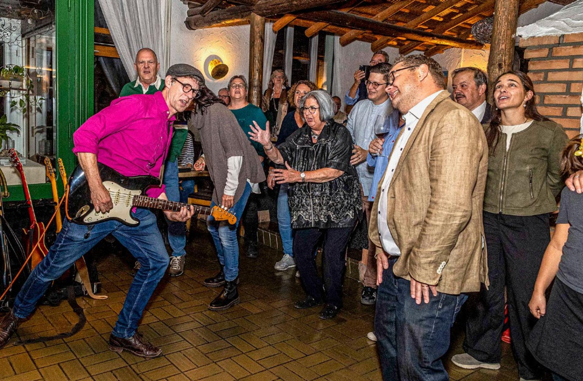 Ein musikalischer Abschied mit Herz - Das Bild wird blockiert. – Möglicherweise durch einen aktiven Adblocker.