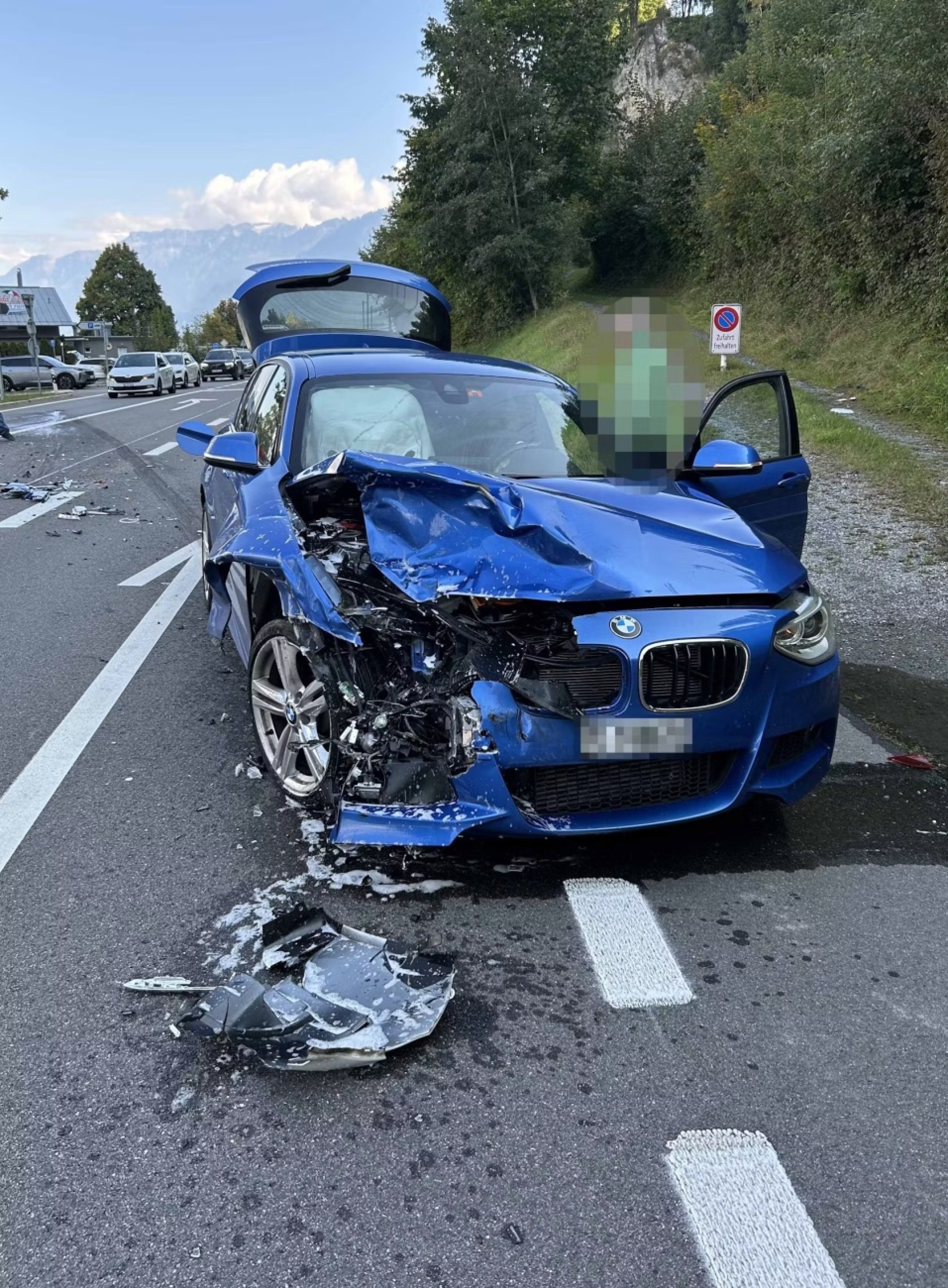 Verkehrsunfall mit drei Verletzten - Das Bild wird blockiert. – Möglicherweise durch einen aktiven Adblocker.