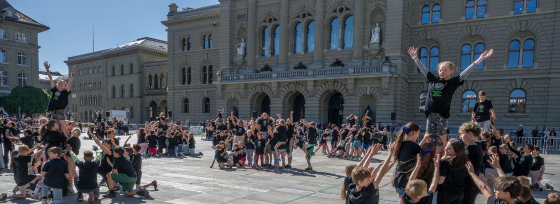 Tanzend von Frutigen nach Bern