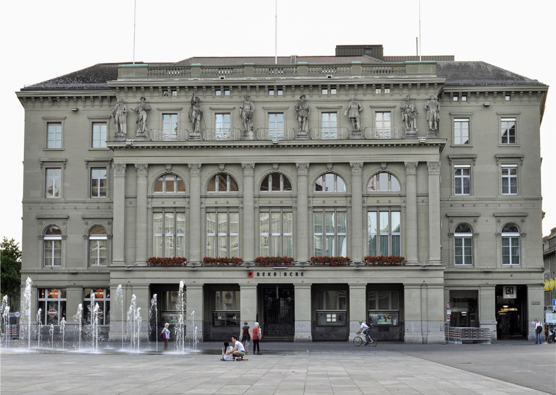 Die Berner Kantonalbank am Berner Bundesplatz BILD: GIDOCA / WIKIMEDIA