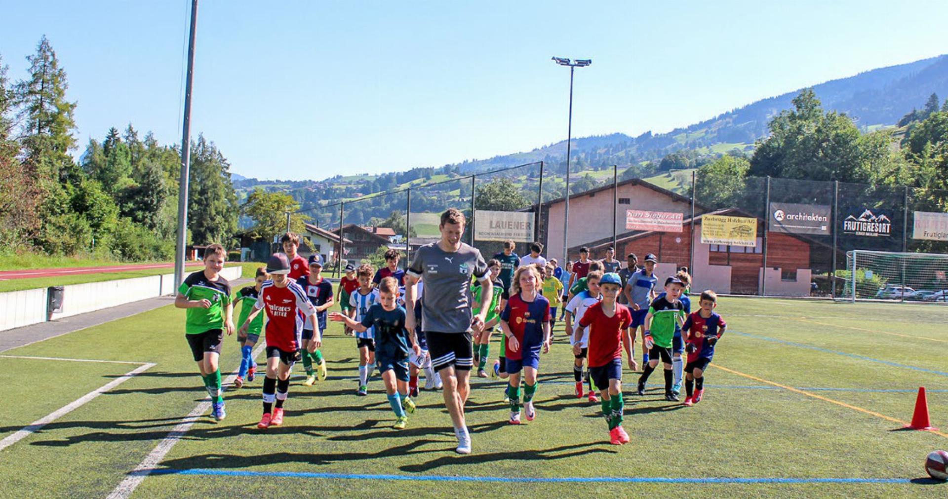 Fussballerisches Miteinander für Klein und Gross