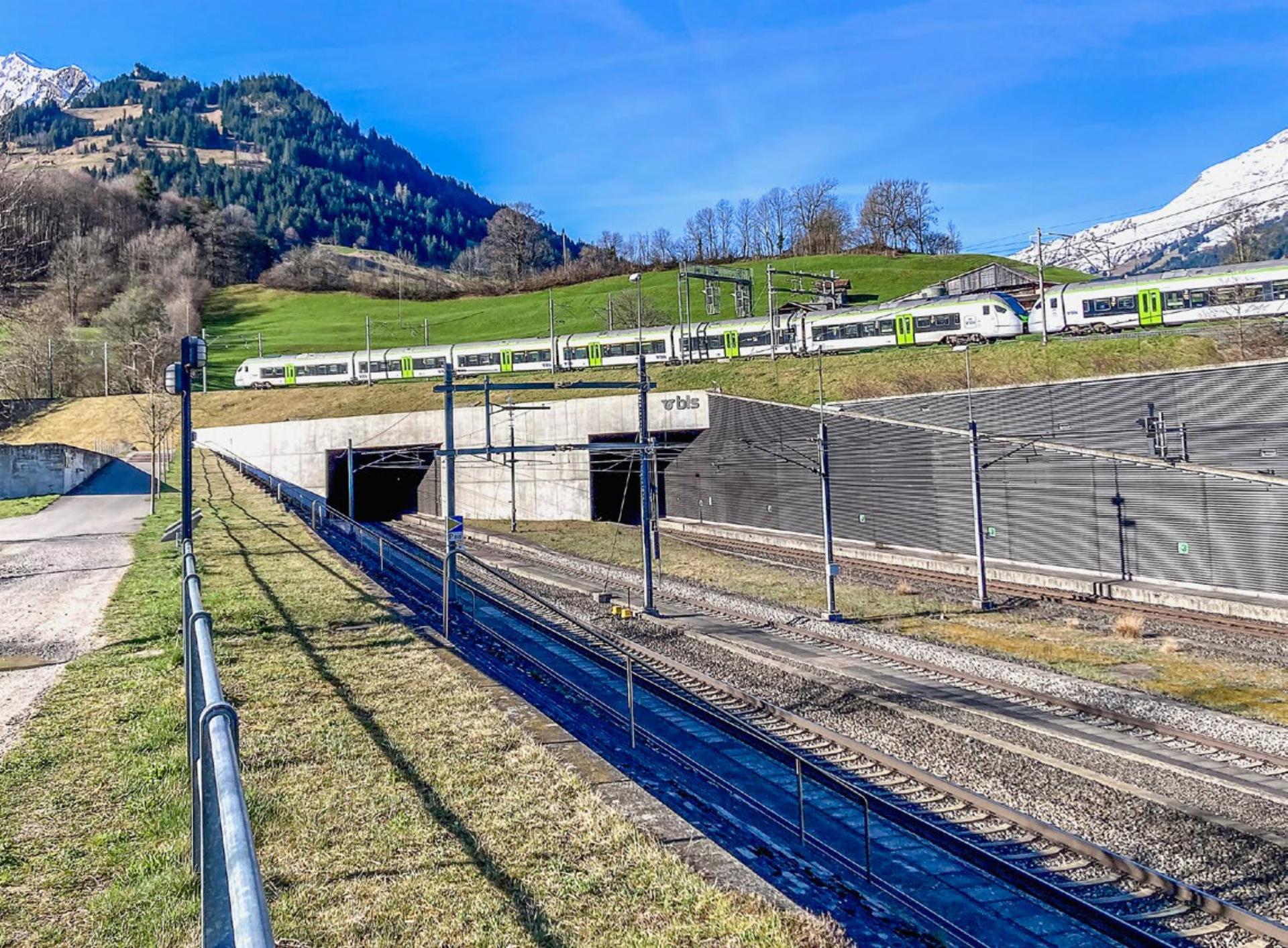 Zeitweise Sperrung: Im Neat-Tunnel wird der Ernstfall mit 1000 Personen geprobt - Das Bild wird blockiert. – Möglicherweise durch einen aktiven Adblocker.