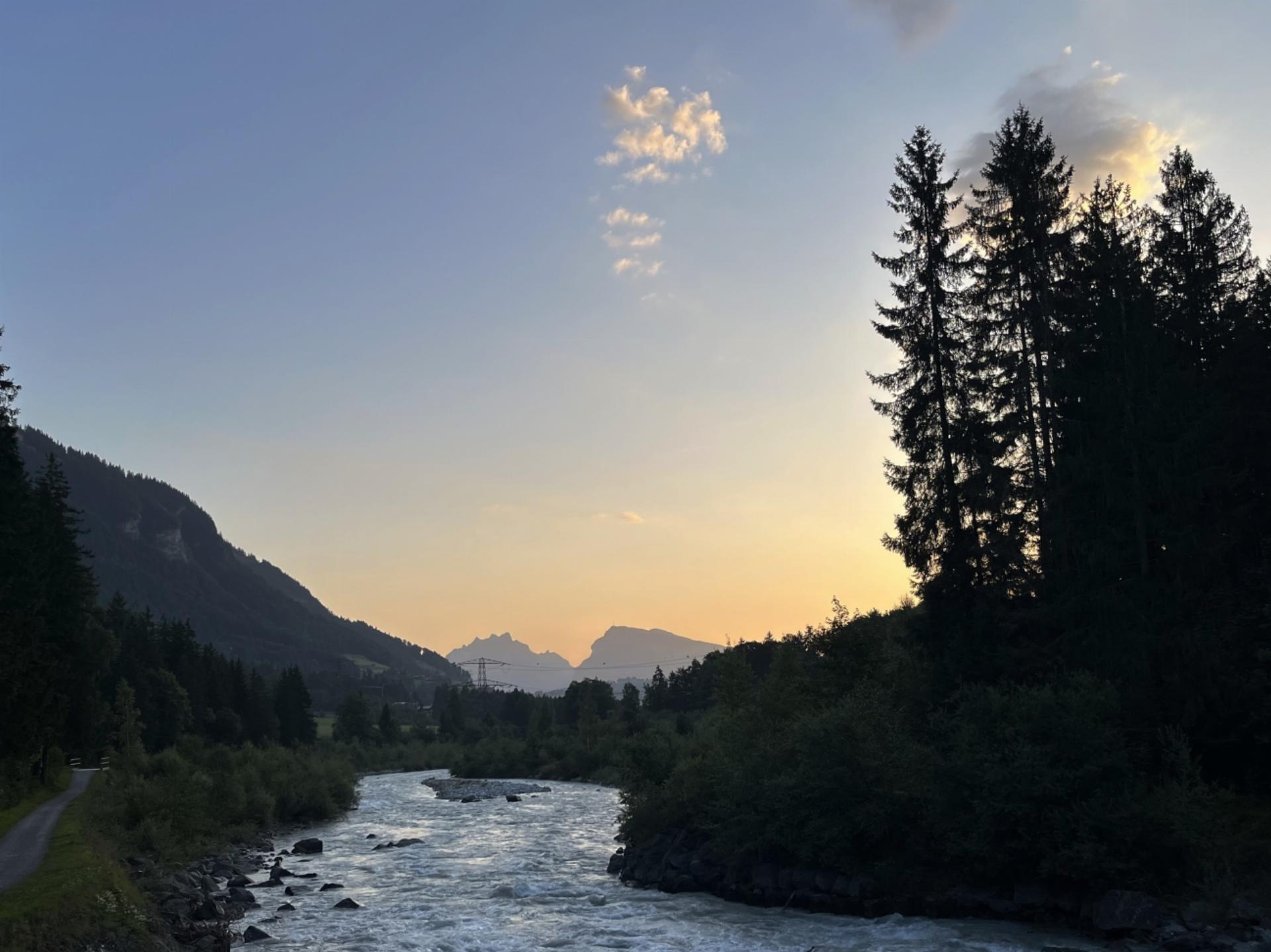 Schwandi Ey an einem Sommermorgen - Bild: Ulrich Vogt - Das Bild wird blockiert. – Möglicherweise durch einen aktiven Adblocker.