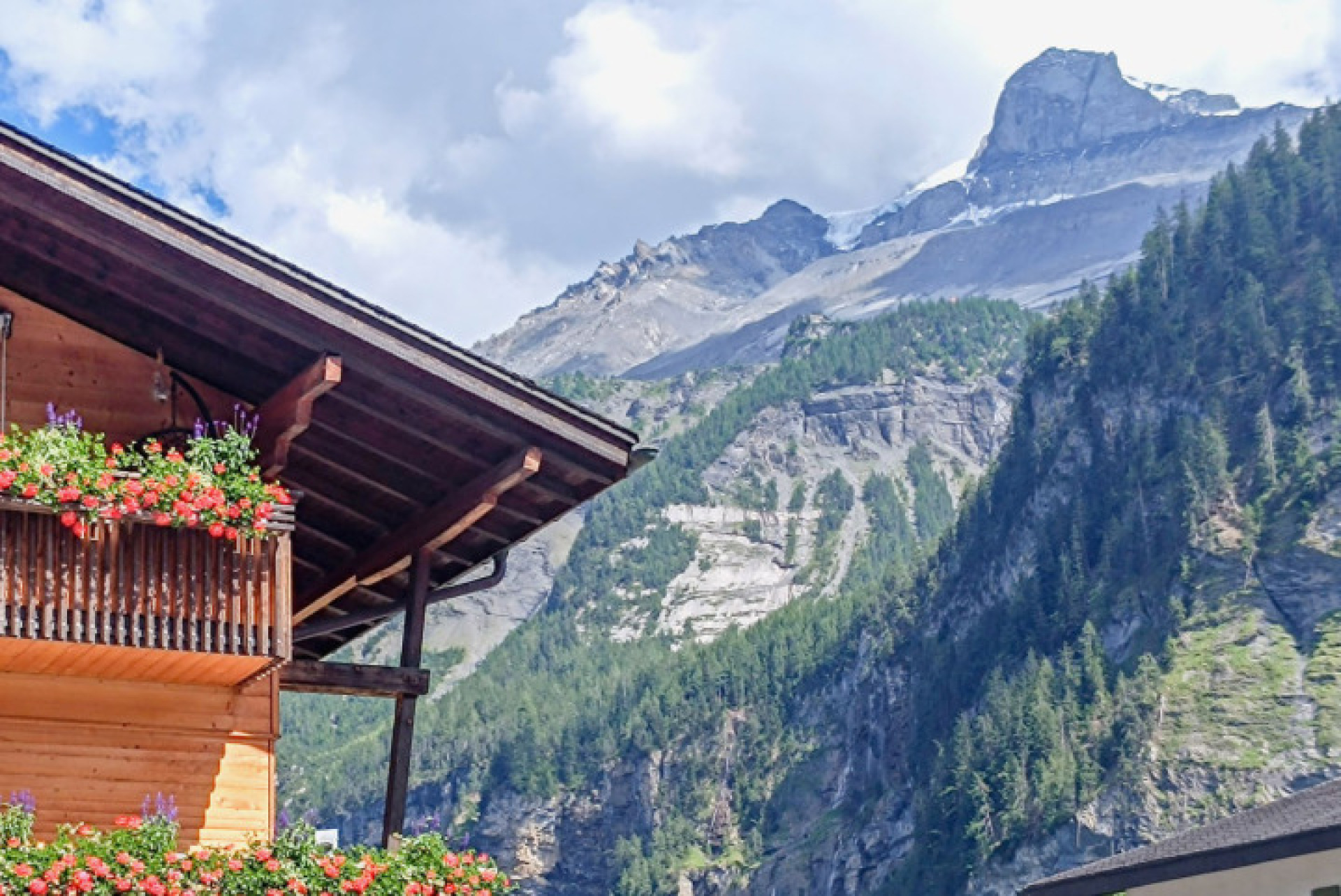 Lage am Spitzen Stein beruhigt sich – Oeschiwald bleibt gesperrt