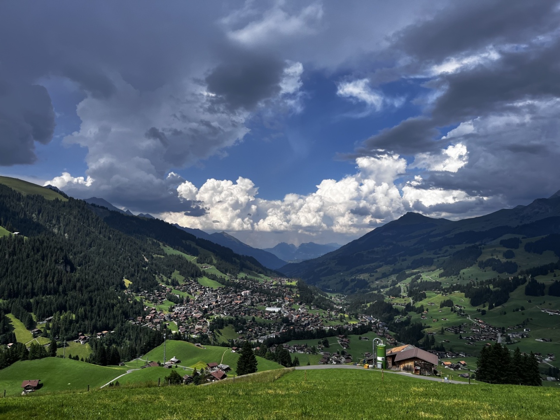 Aussicht über Adelboden - Bild: Erika Bärtschi