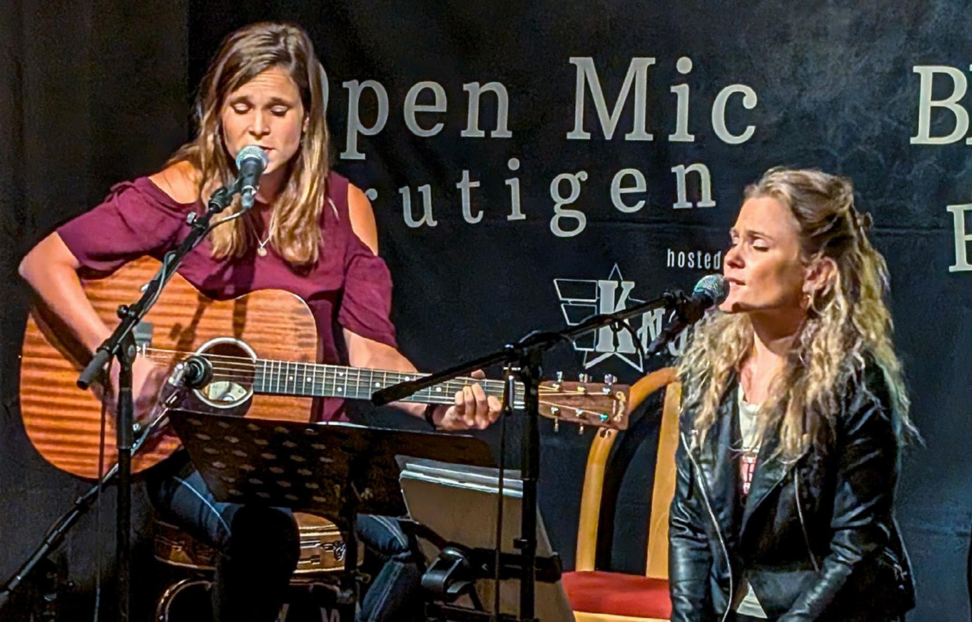 Schwestern verzaubern beim Open Mic - Das Bild wird blockiert. – Möglicherweise durch einen aktiven Adblocker.