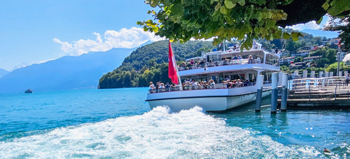 Das Seeufer und eine malerische Bucht machen Spiez zu einem überaus beliebten touristischen Ziel. BILDER: MARTIN NATTERER