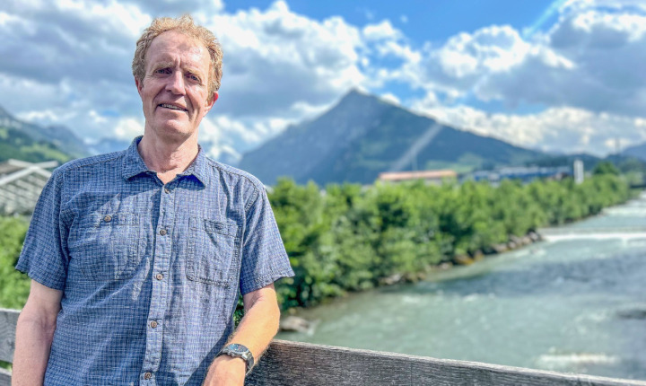 Ab sofort kann er es lockerer nehmen: Andreas Grünig stand als Geschäftsführer der Planungsregion Kandertal jahrelang mitten im regionalen Geschehen. BILD: HANS RUDOLF SCHNEIDER