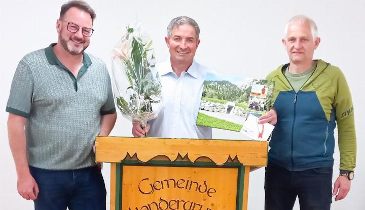 Martin Knobel, Sekretär, Roland Stoller sowie Toni Steiner, designierter Präsident (von links) BILD: ZVG