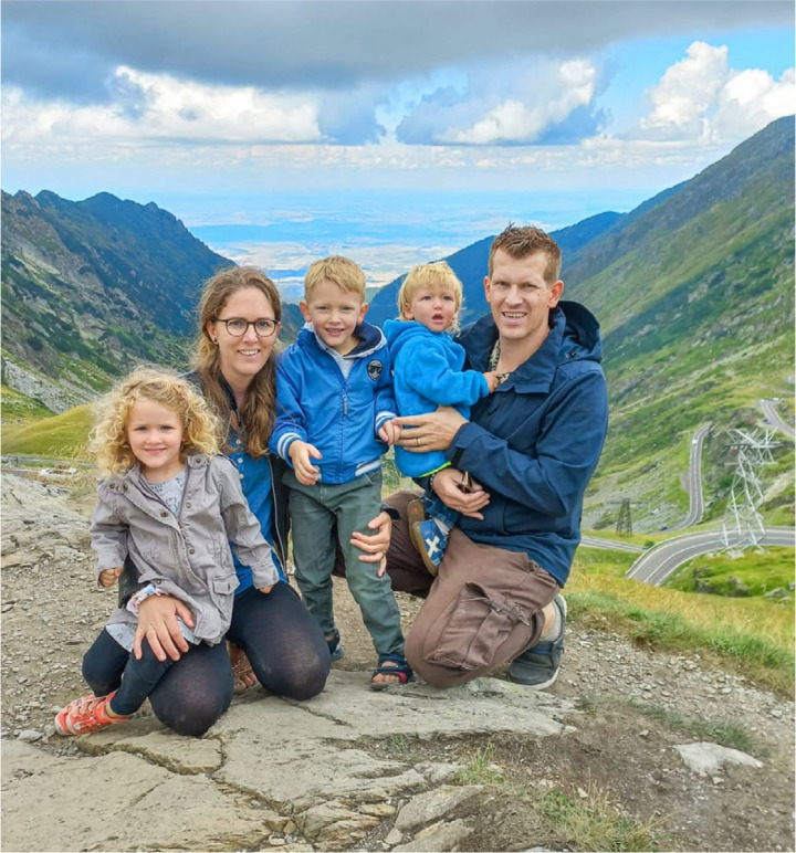 1: Familie Kaufmann auf einem Sonntagsausflug auf den Transfagarasan-Pass: Die lange, verschlungene Passstrasse in den rumänischen Karpaten windet sich bis auf eine Höhe von gut 2000 Metern und ist deswegen nur vier Monate im Jahr befahrbar.