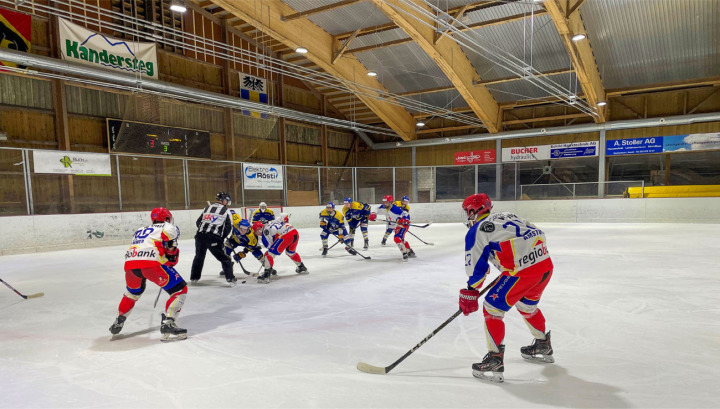 Eine der Schwächen der Kandersteger ist das Bully-Spiel. BILD: ANDREAS JOSI