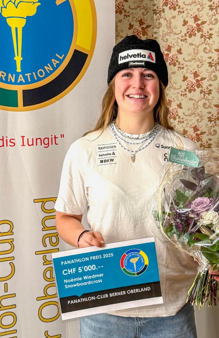 Noémie Wiedmer strahlt bei der Preisverleihung über beide Wangen. BILD: ZVG