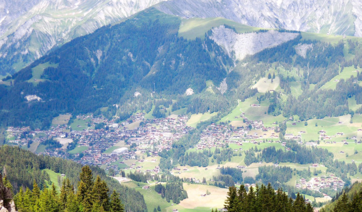 Über 4300 Wohnungen gibt es in Adelboden, etwa 60 Prozent davon sind Zweitwohnungen. BILD: TONI KOLLER