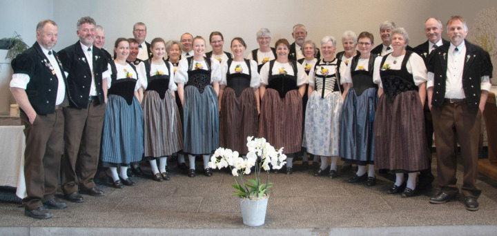 Die Gemischte Jodlergruppe Frutigland ist bereit: Am Samstag hat sie ihren Auftritt am Bernisch-Kantonalen Jodlerfest im Obersimmental. BILD: ZVG