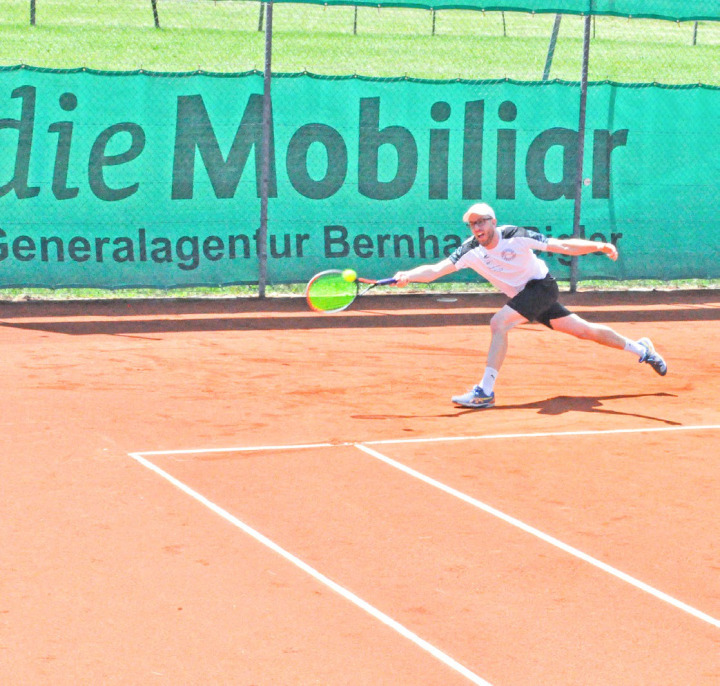 In einem packenden Duell kämpft Martin Lehmann um jeden Punkt. BILD: BARBARA WILLEN