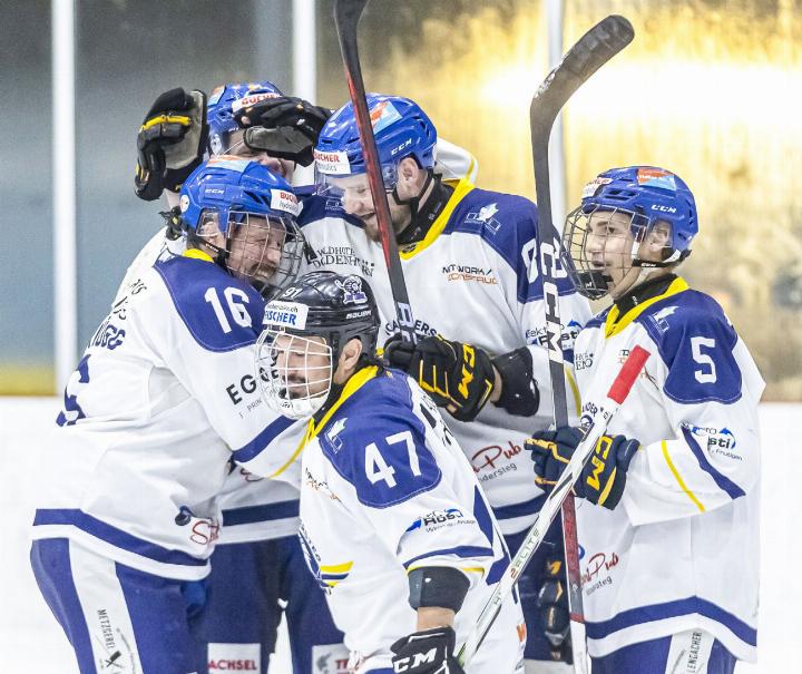 Fünfmal hatte der EHC Kandersteg Grund zu jubeln. BILD: MICHAEL SCHINNERLING