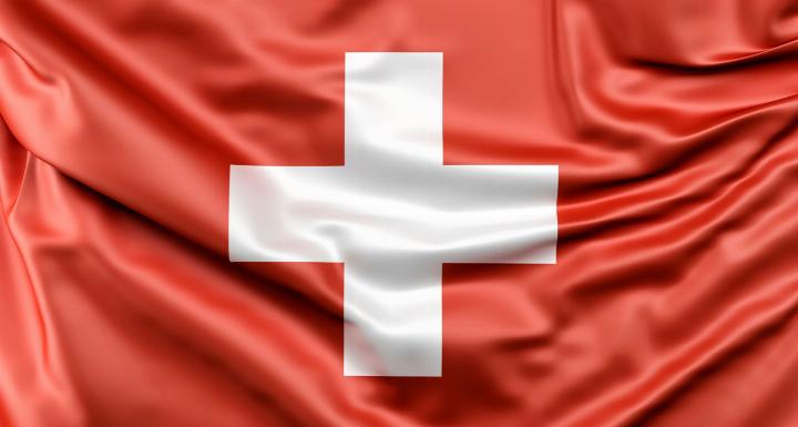 Die Schweizer Flagge als Symbol für den Bundesfeiertag BILD: FREEPIK / SLON.PICS
