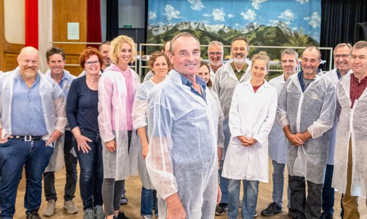 Hans Wyssen (vorne) mit der ganzen Jury im Hintergrund.