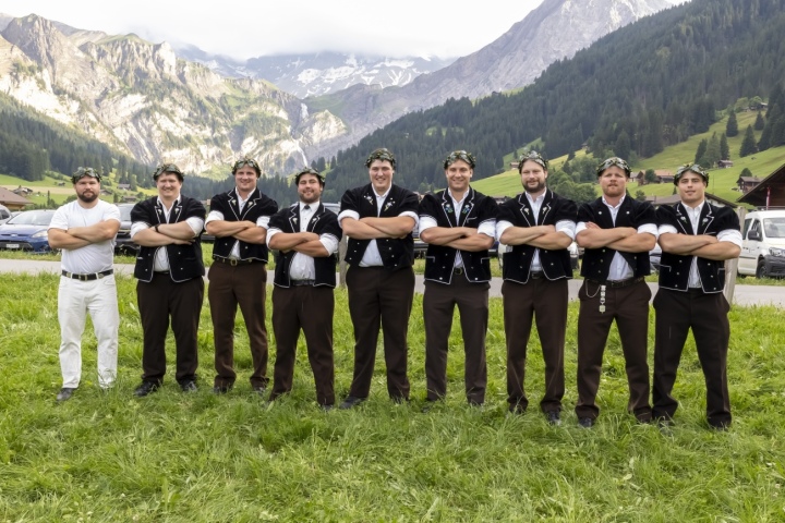 Alle Frutigländer Kranzgewinner - Bild: Michael Schinnerling