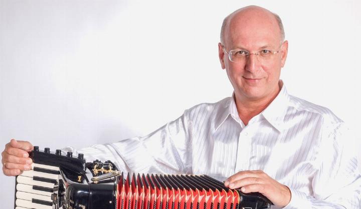 Alexandre Bytchov spielt in Frutigen. BILD: ZVG