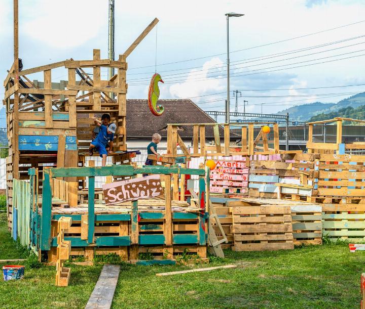Die Schweizer «Festung» entsteht. BILDER: MARTIN WENGER