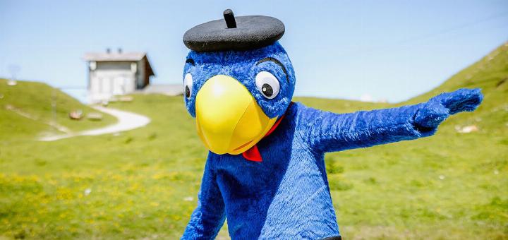Der blaue Vogel auf der Engstligenalp läft zum Globifest ein. BILD: ZVG