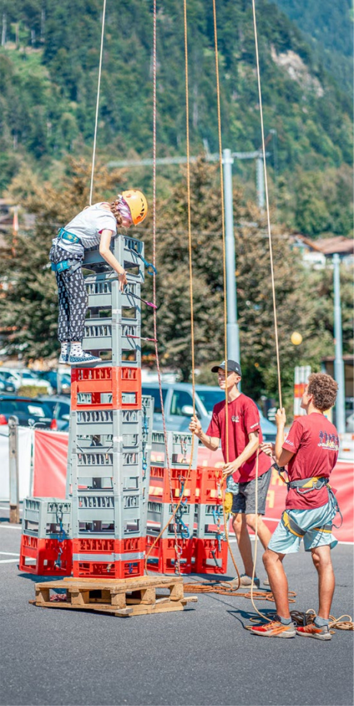 Hoch hinaus ging es am Kids-Day auf dem M äritplatz Frutigen. BILD: ZVG