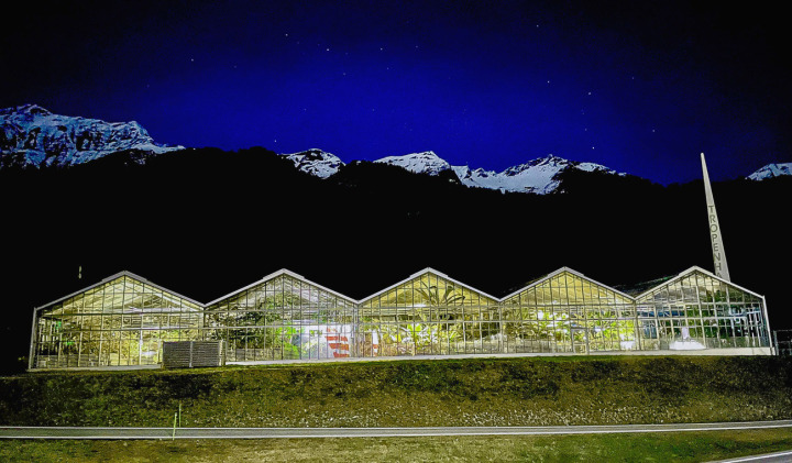 Hier leuchtet bald nichts mehr. Nachdem Coop die Schliessung der «Erlebniswelt» und des Restaurants im Tropenhaus angekündigt hatte, ist nun klar: Das gesamte Gewächshaus muss weichen. BILD: POL