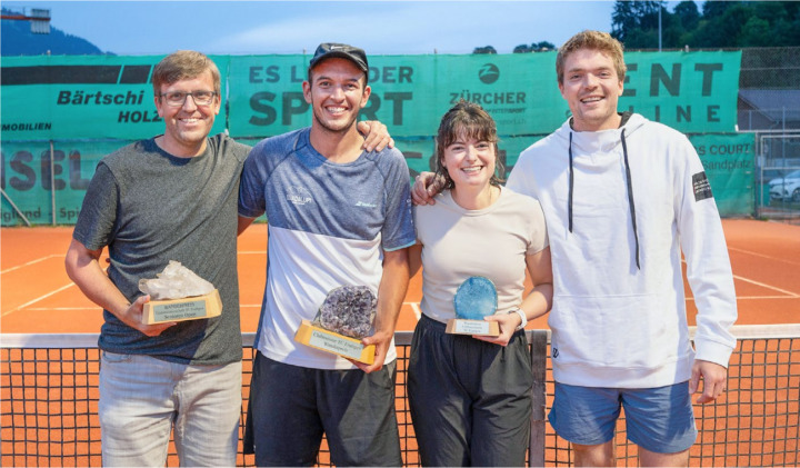 Die diesjährigen Clubmeister (v. l.): Jürg Bettschen, Nevio Guadalupi, Lisa Gerber, Simon Germann. Es fehlt Andrea Rhyner. BILD: CARLA STEINER