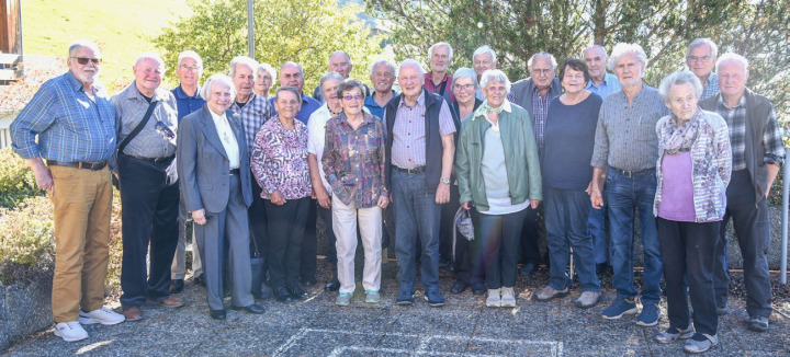 Der Adelbodner Jahrgang 1942 in seiner Gesamtheit. BILD: ZVG