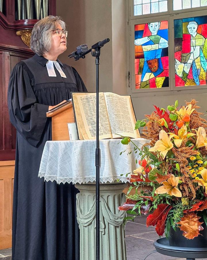 Pfarrerin Christine Eichenberger hielt mit Christoph Furrer den Gottesdienst. BILD: K ATHRIN JUNGEN