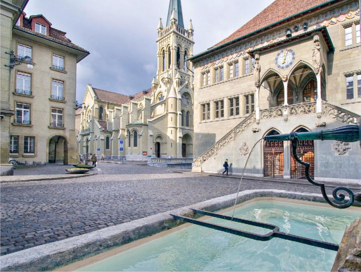 Im Berner Rathaus beugt sich das Kantonsparlament demnächst über den Regierungsbericht. BILD: SIMON EBEL / STOCK.ADOBE.COM