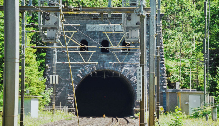 Das Nordportal des Scheiteltunnels in Kandersteg BILD: ZVG