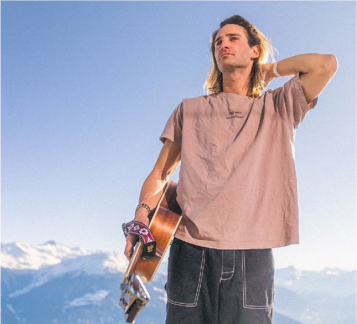 Der Musiker und Snowboarder Pat Burgener tritt am 3. August auf. BILD: ZVG