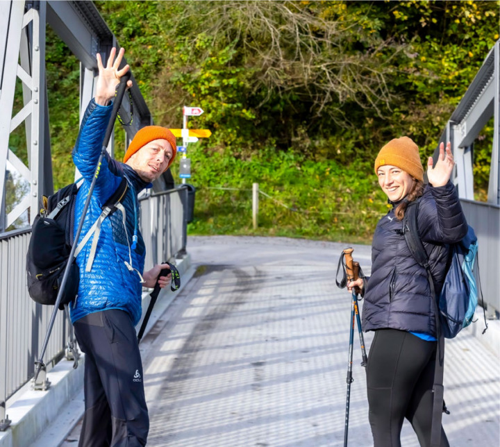 Jonas Mendler und Bettina Jenzer auf dem Weg von Mülenen zum Gipfel des Niesen BILD: MS