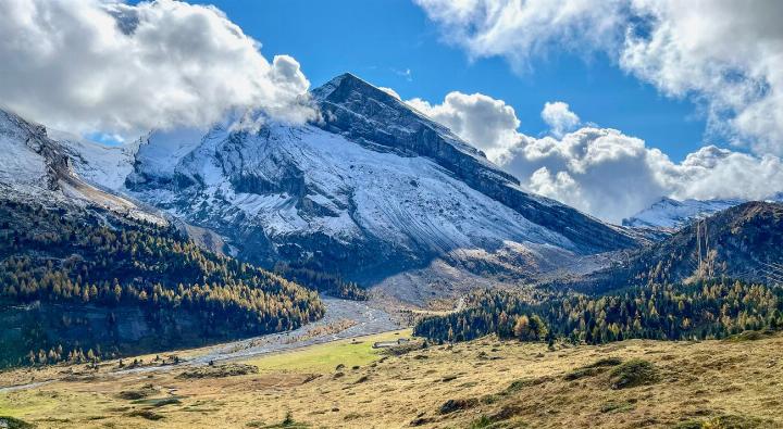 Der Rinderhorngletscher erstrahlt im herbstlichen Glanz. BILDER: ZVG / LUFTSEILBAHN K ANDERSTEG-SUNNBÜEL