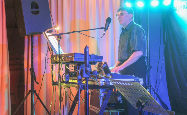 Peter Cicak begeisterte mit Oldies und Evergreens. BILDER: ZVG