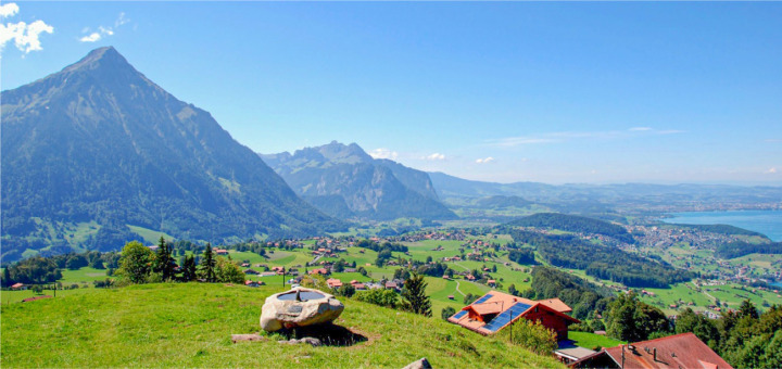 Die Gegend oberhalb des Thunersees ist nicht nur bei Tagestouristen beliebt. BILD: ROBERTUS LAAN