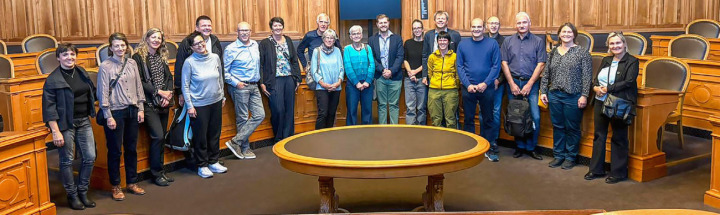 Die Kandertaler freuten sich über ihren Besuch im Bundeshaus bei Nationalrat Jürg Grossen. BILD: ZVG Die Kandertaler freuten sich über ihren Besuch im Bundeshaus bei Nationalrat Jürg Grossen. BILD: ZVG