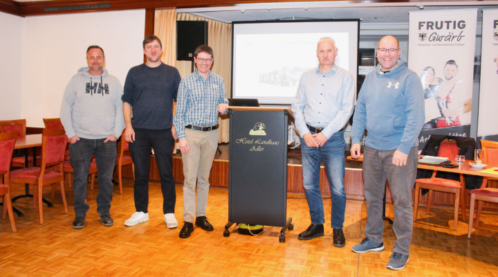 Die Vorstandsmitglieder Erich Imobersteg, Jürg Schneider, Andreas Trachsel (Präsident) und Niklaus Liechti sowie der für den Frutigmärit verantwortliche Simon Thönen (v. l.) BILD: MICHAEL MAURER