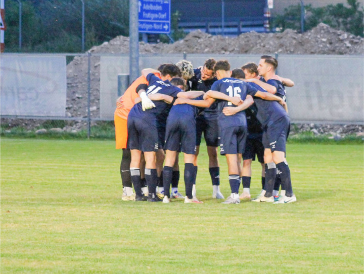 Der Teamspirit stimmt: Die Frutiger meistern auch die zweite Cup-Hürde souverän. BILD: PETER SCHMID