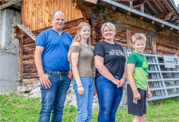 Die Familie Rubin mit Kaspar, Leana, Sandra und Leandro (v. l.) BILD: MICHAEL SCHINNERLING